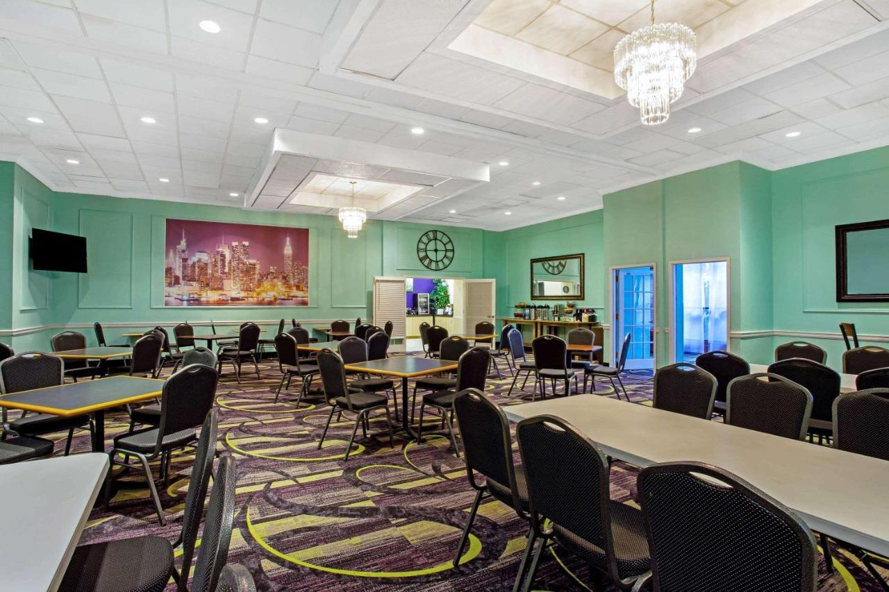 La Quinta By Wyndham Armonk Westchester Cnty Apt Bagian luar foto