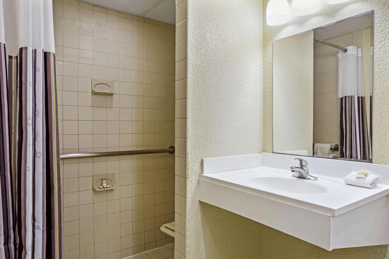 La Quinta By Wyndham Armonk Westchester Cnty Apt Bagian luar foto